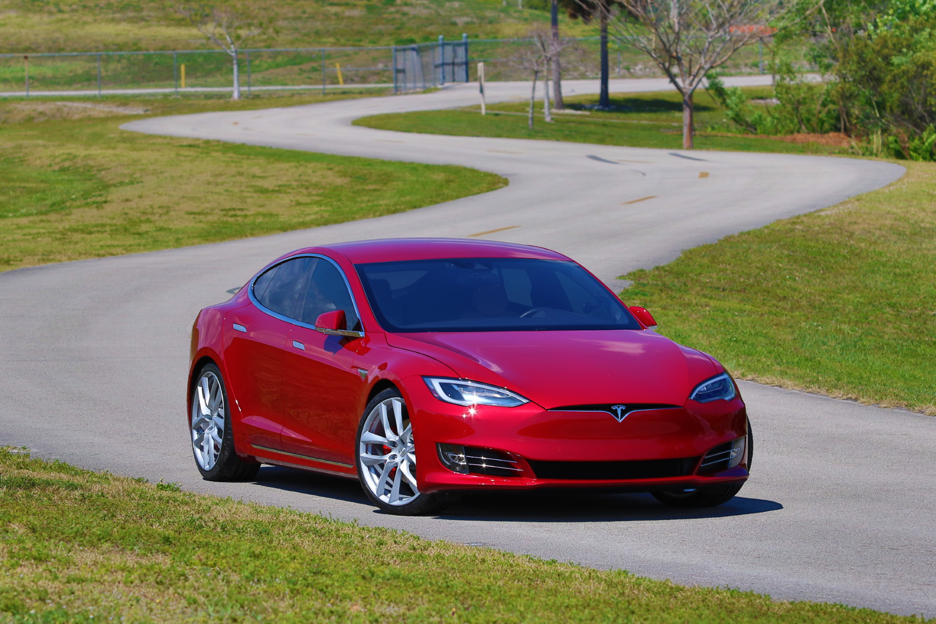 2016-Tesla-Model-S-P100D-Multi-Coat-Red-Arachnid-Wheels-002.JPG