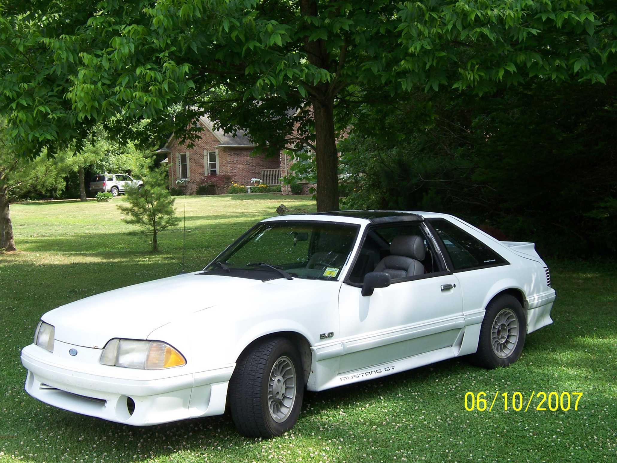 12555-1988-Ford-Mustang.jpg
