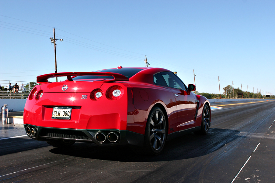 2009 Nissan GTR runs 113 1208 MPH with updated launch control