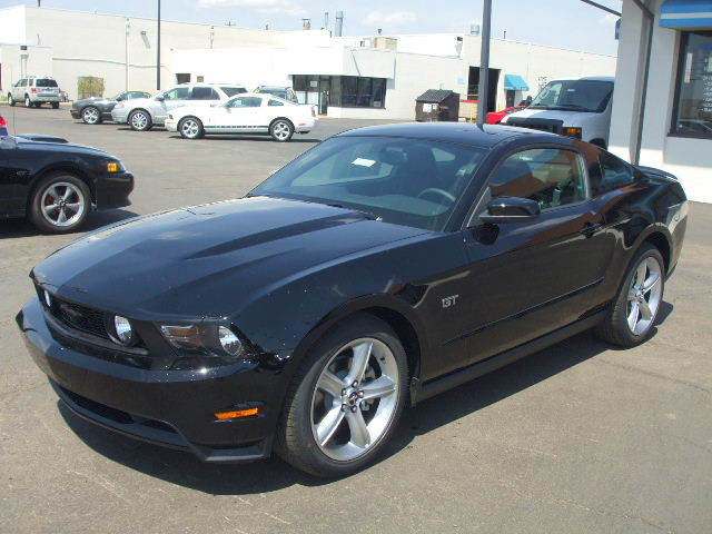 2010 Ford Mustang Photos