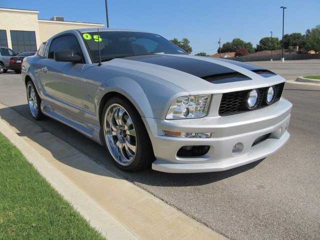 Ingot Silver and Black 2005 Ford Mustang GT