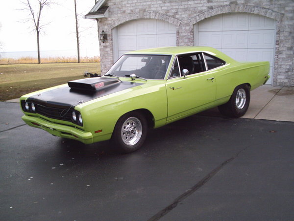 GREEN 1970 Plymouth Road Runner 