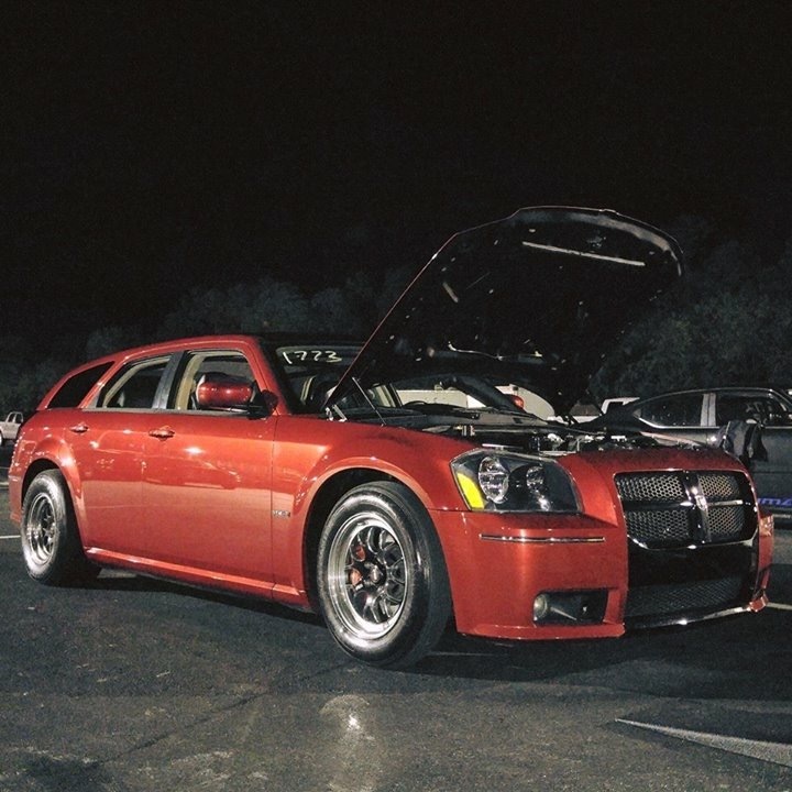 2006 Red Dodge Magnum SRT picture, mods, upgrades