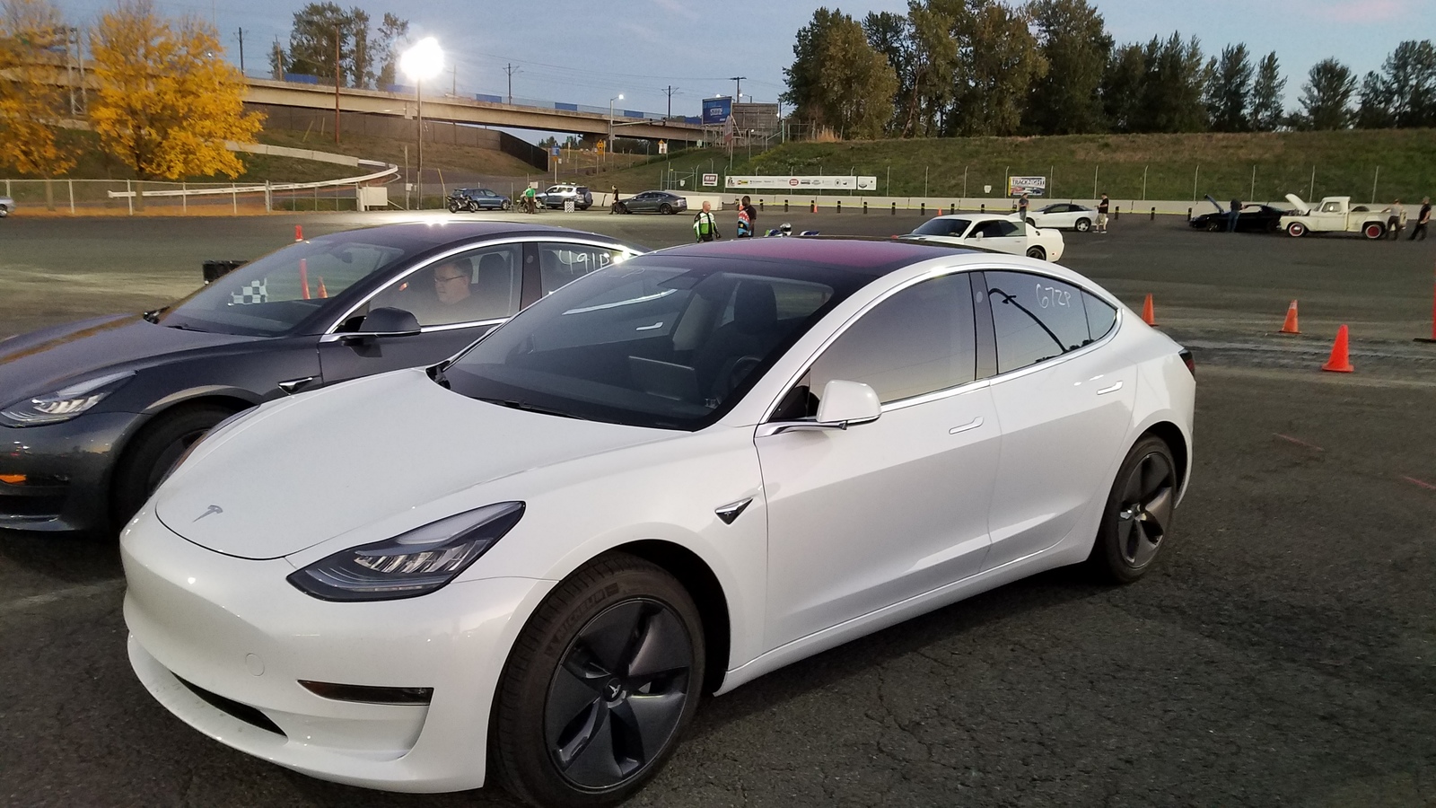 Stock 2018 Tesla Model 3 RWD Long Range 1/4 mile trap speeds 0-60 - DragTimes.com