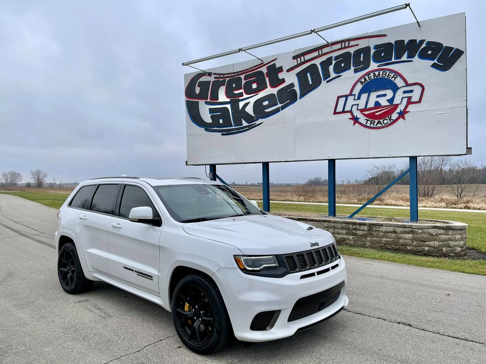 Cocaine White 2018 Jeep Cherokee Trackhawk 