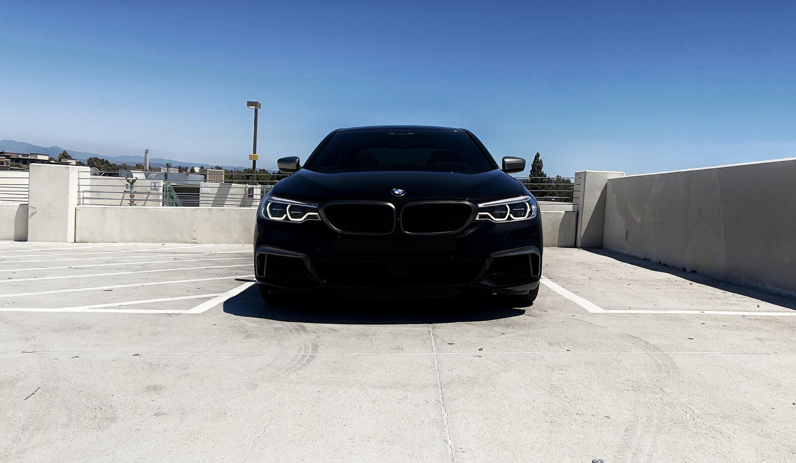 Black Sapphire Metallic 2018 BMW M550i 