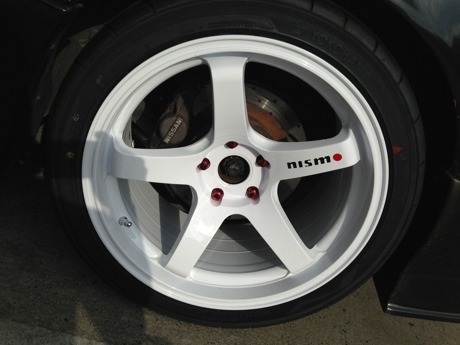 Nismo sticker for wheel spoke X4 silvia,skyline,pulsar,350Z,370Z,350GT black red