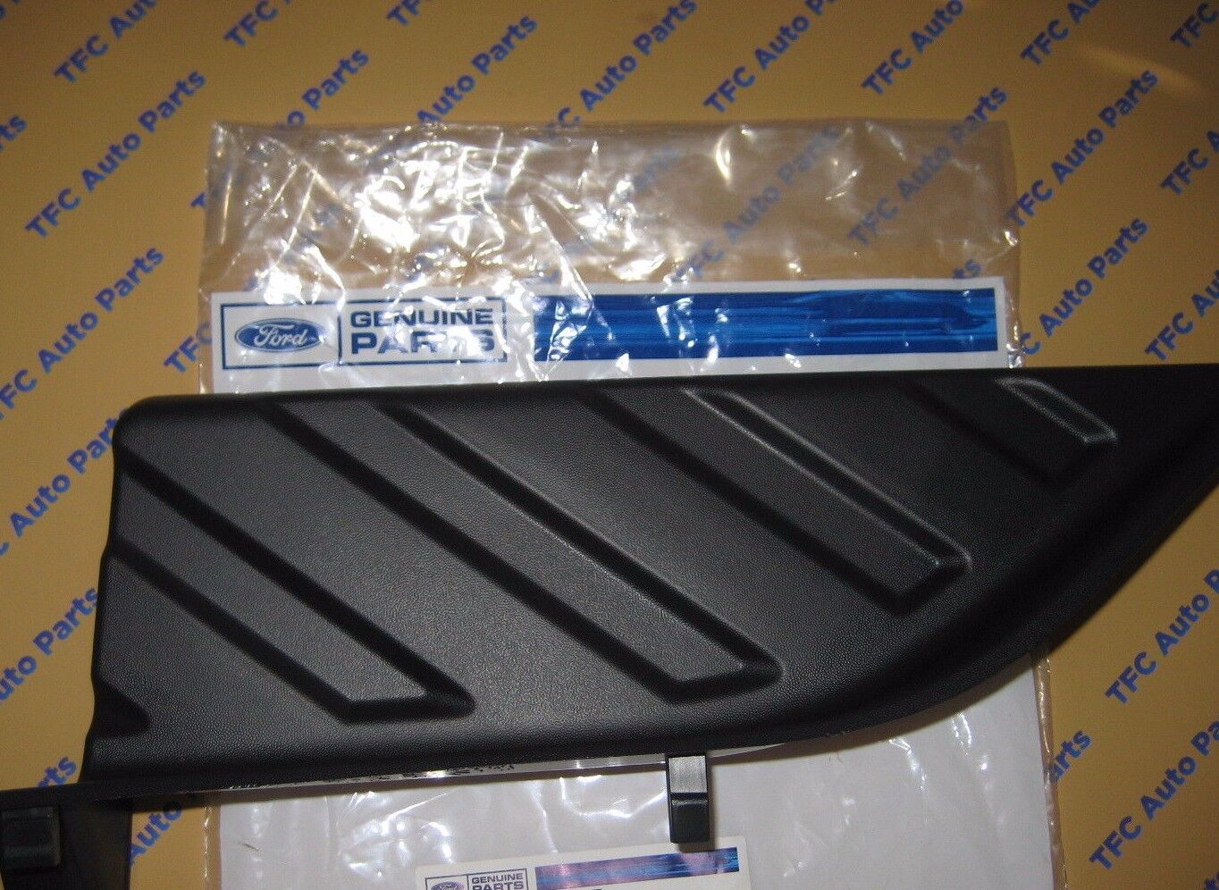 Ford F-150 Flare Side LH Drivers Side Rear Bed Step Pad OEM New 2004-2005