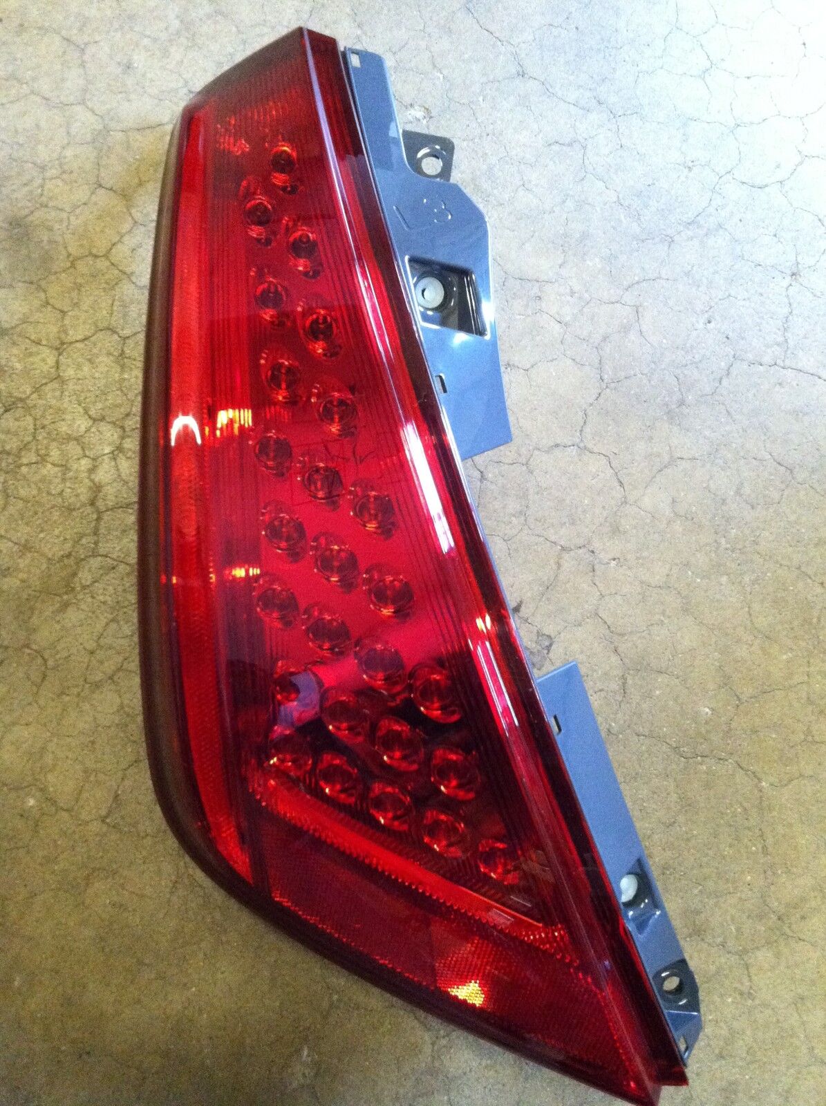 NEW OEM NISSAN MURANO 2006-2007 LEFT SIDE (DRIVERS)  TAIL LIGHT ASSEMBLY -