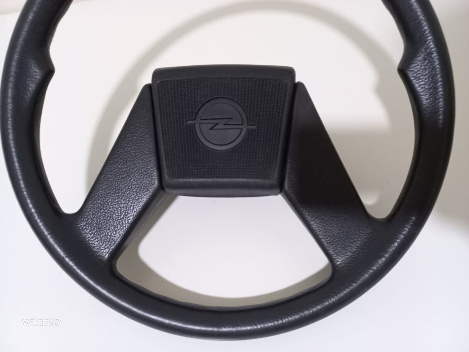 Opel Kadett Astra Ascona steering wheel 90112178