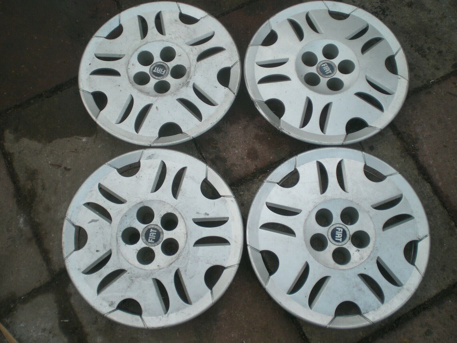 FIAT ULYSSE Punto MIMOSA wheel trims hub caps wheel covers, 4x,  genuine, 15\