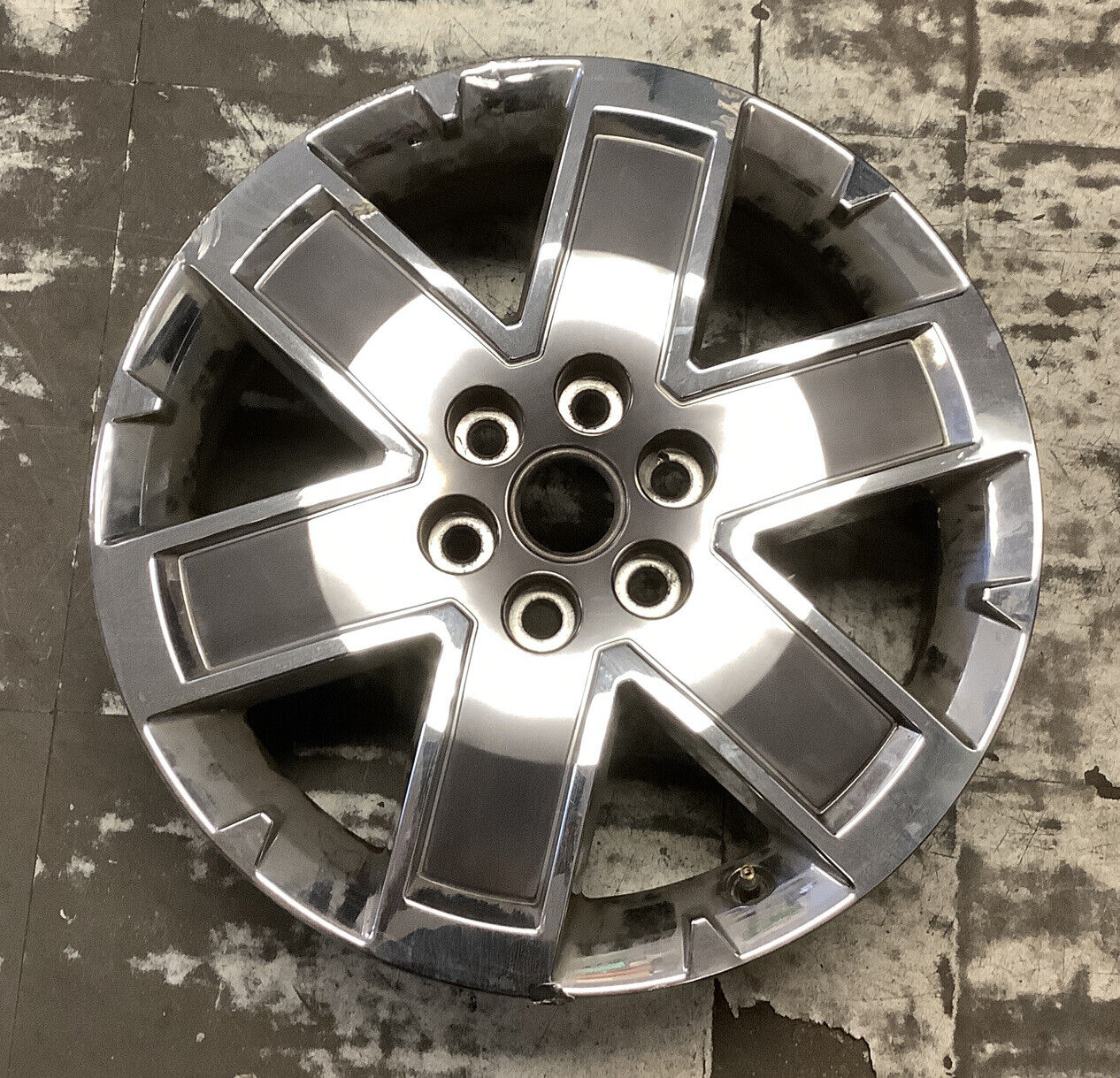 GMC Acadia 2010 - 2017 5431 9596961  aluminum OEM wheel rim 20x7.5 USED