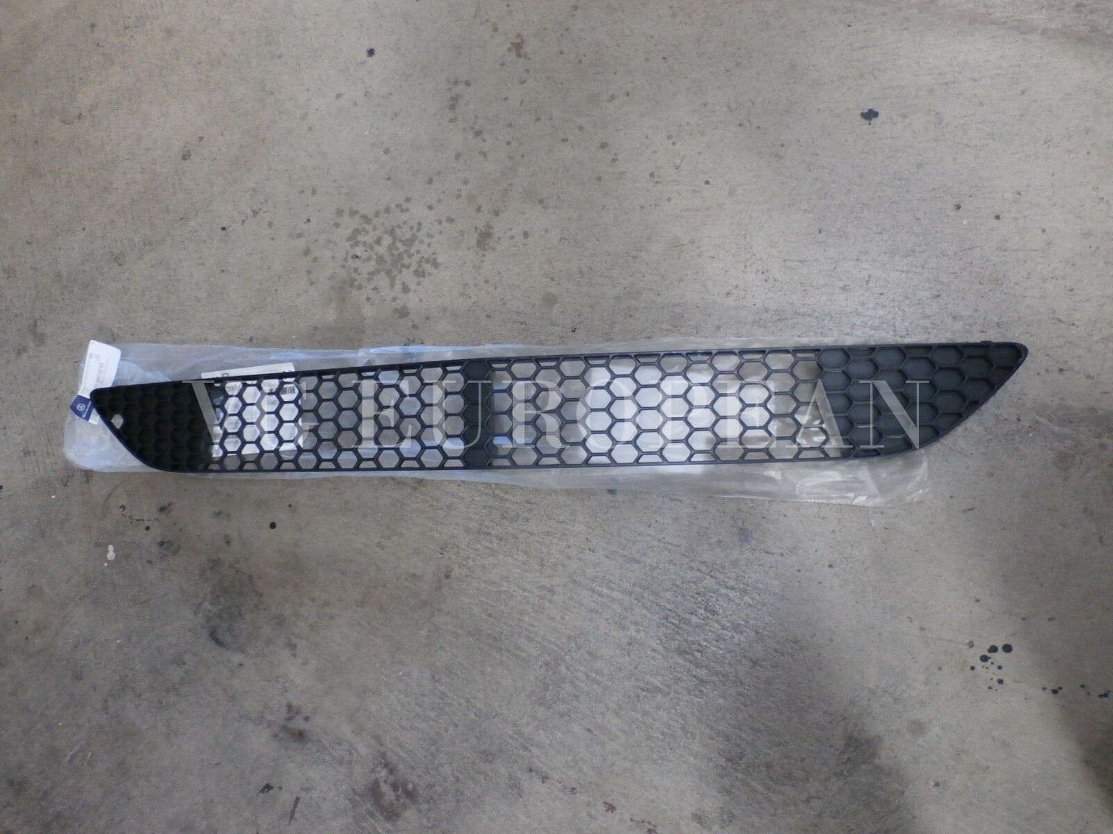 Mercedes W221 Genuine AMG Front Bumper Cover Center Mesh Grille S550 NEW 2007-09