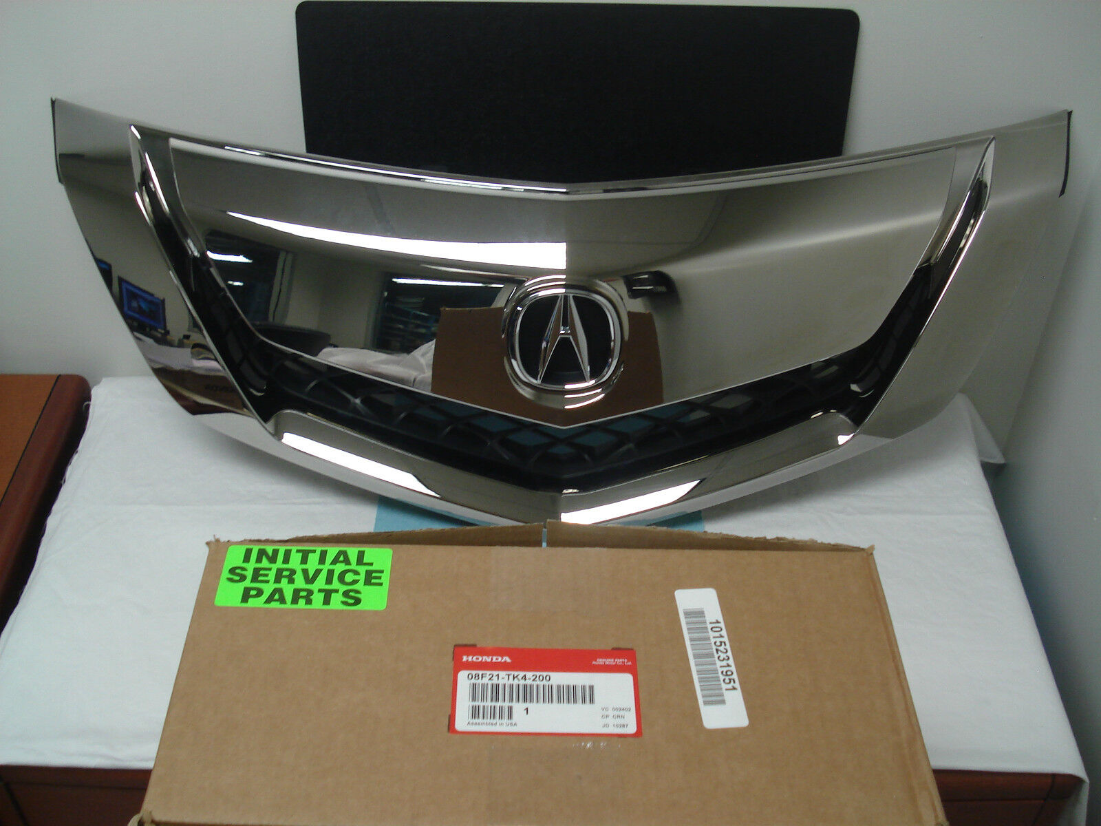 ACURA OEM FACTORY CHROME GRILL 2009-2011 TL