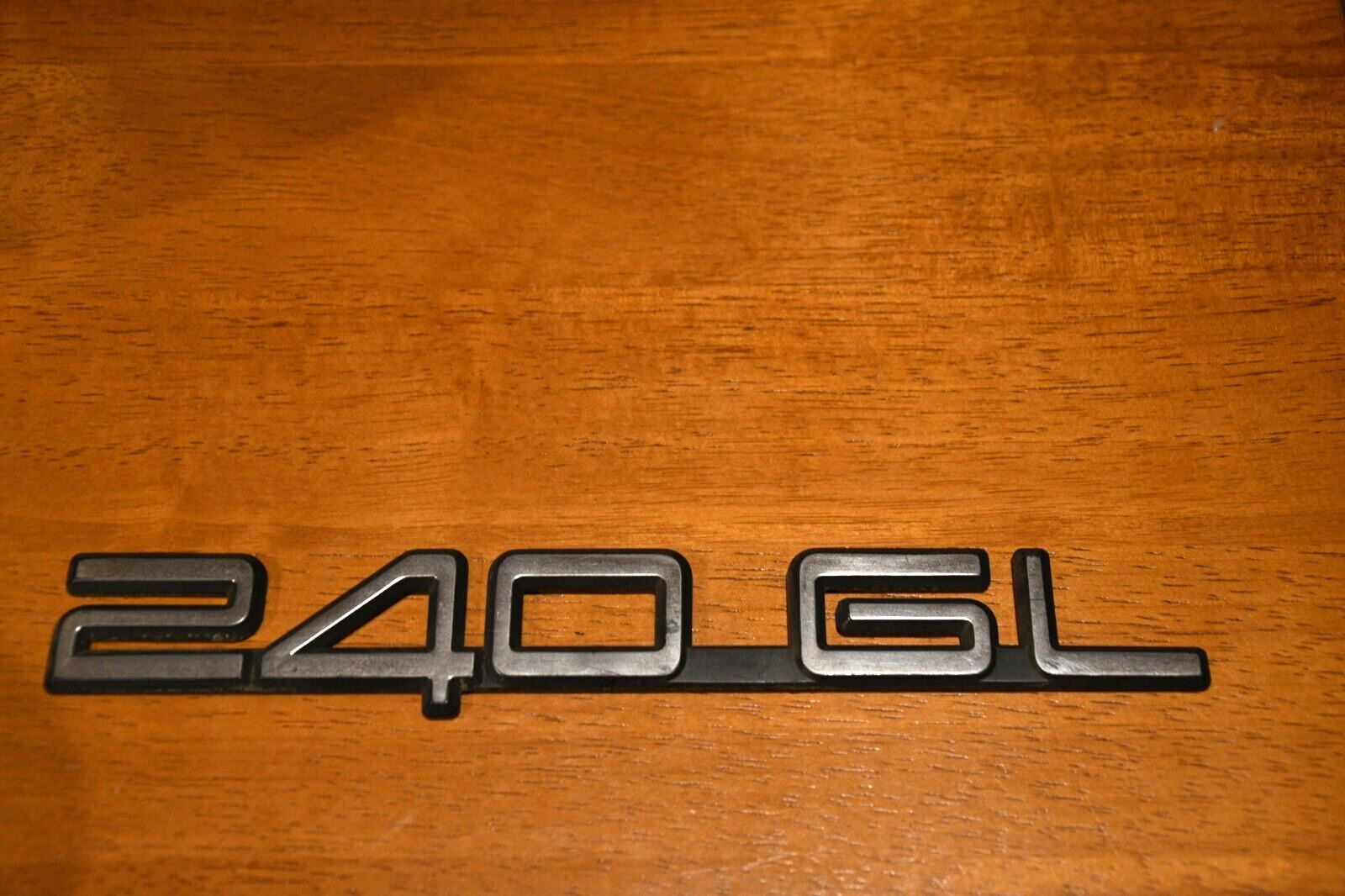 Volvo 240GL Emblem