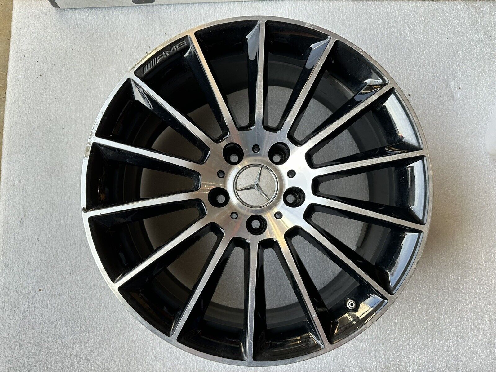 OEM Mercedes Benz W463 G63 AMG G550 Black 20” Wheel