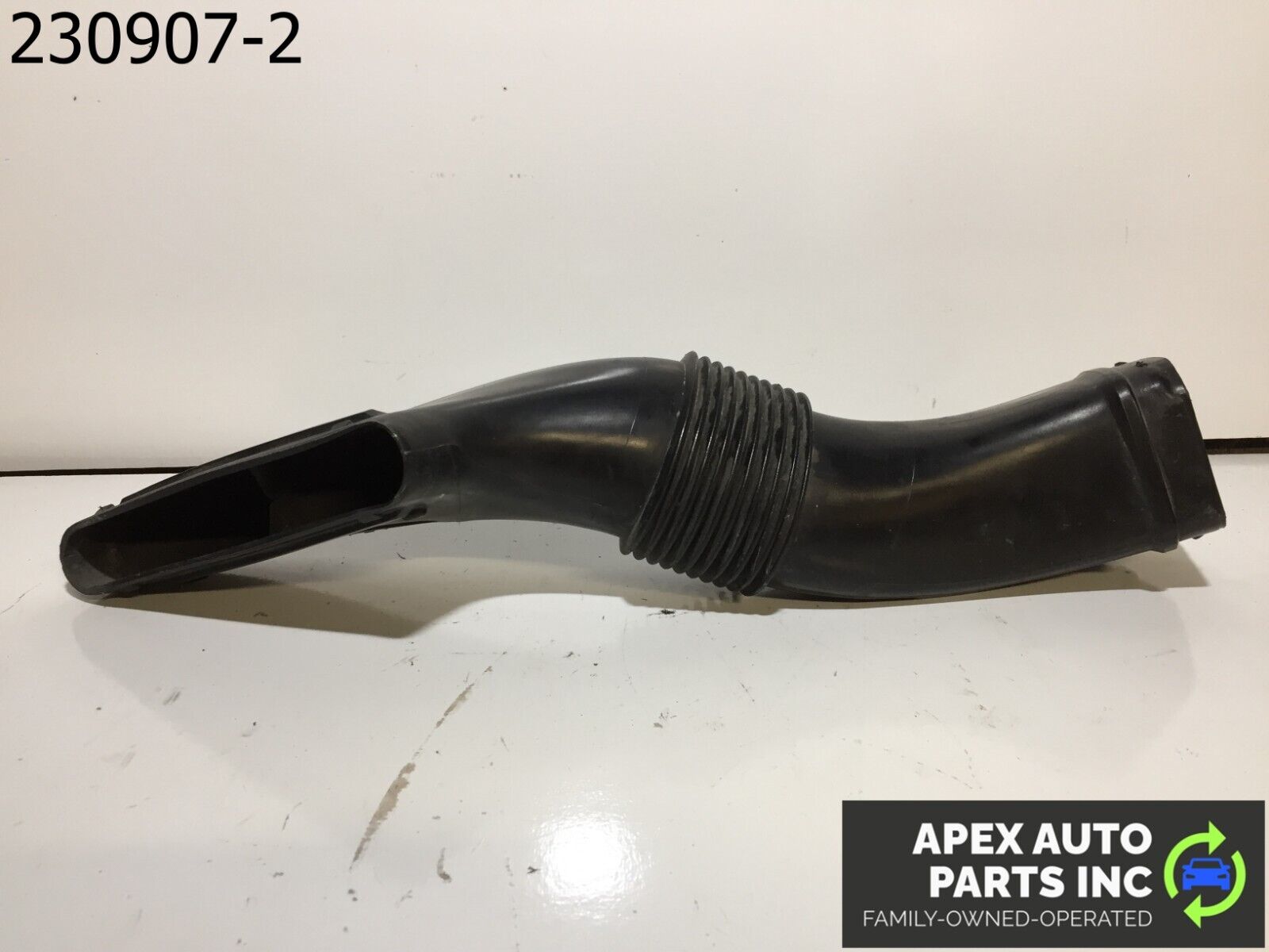 2004 2005 2006 2007 VOLVO XC70 AIR INTAKE DUCT PIPE 8638624
