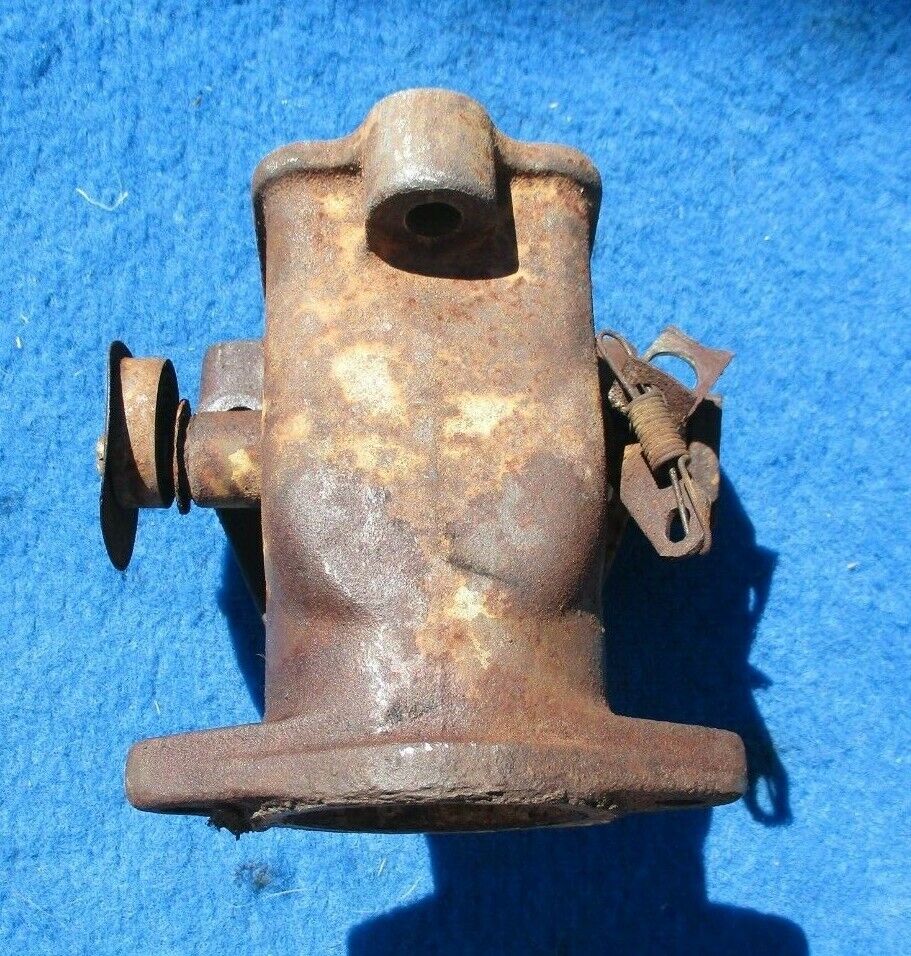1946 1949 Buick Roadmaster 320 Straight 8 Center Exhaust Manifold Collector GM
