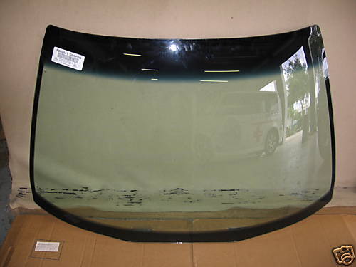 1984-1985 MAZDA RX7 2 DOOR COUPE WINDSHIELD GLASS FW462GGN