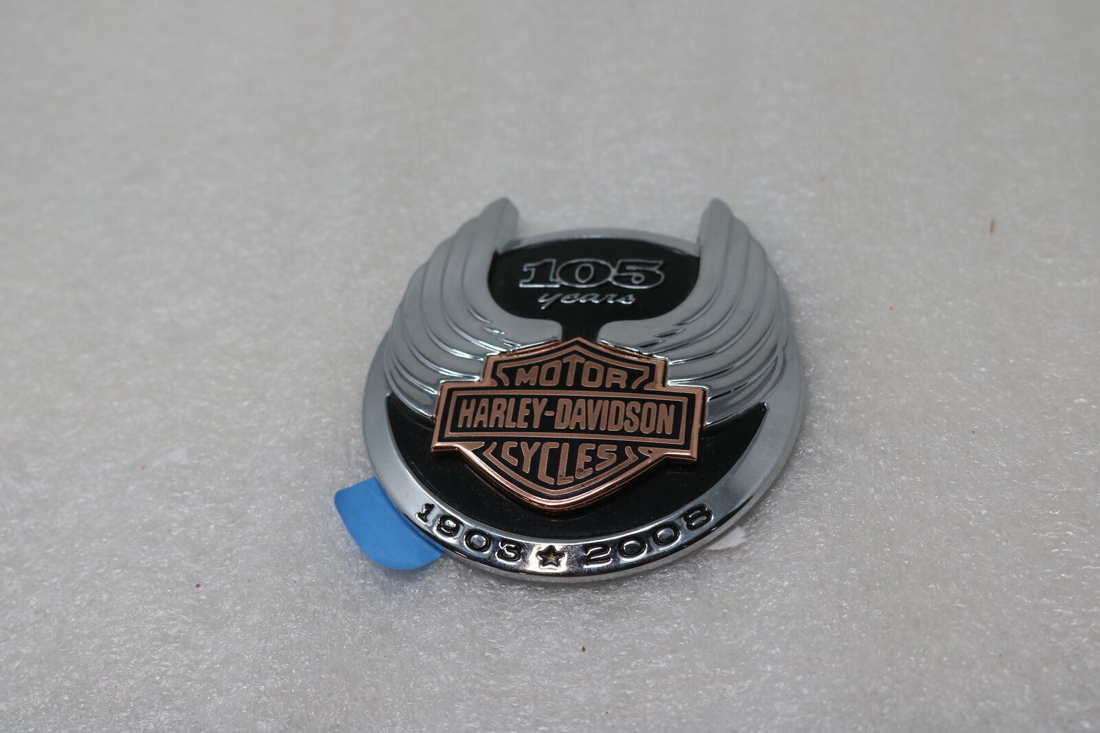 NOS NEW OEM HARLEY 105TH ANNIVERSARY MEDALLION 62392-08 SOFTAIL DYNA TOURING