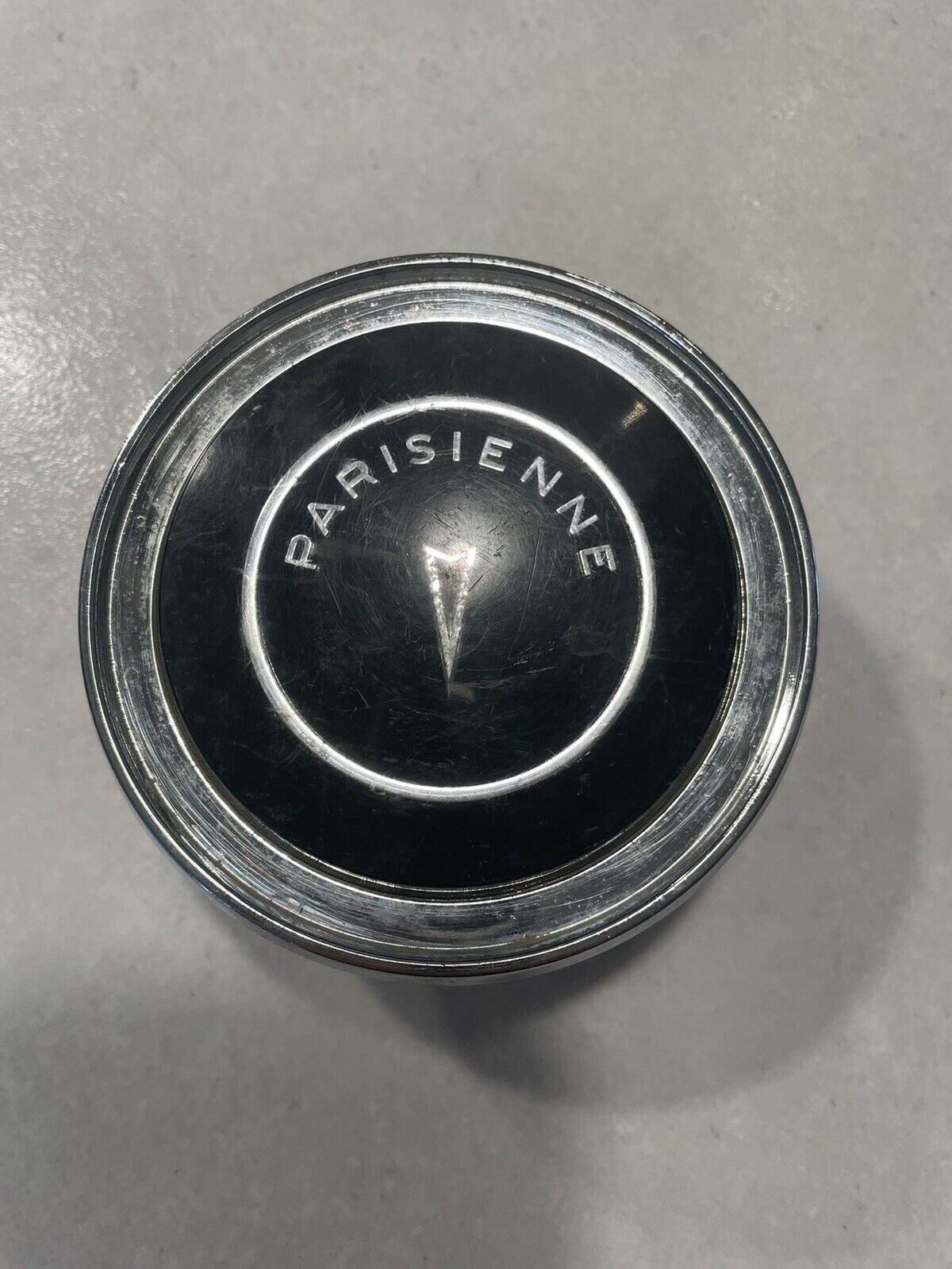 3841276 Pontiac Parisienne 1964 Horn Ring Button.  