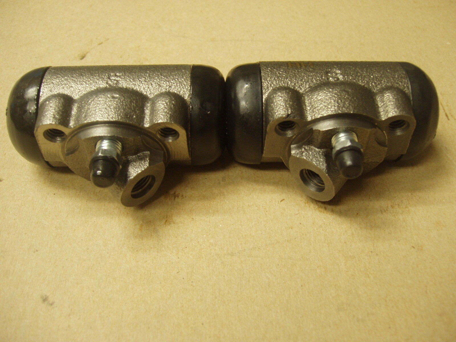 59 60 ELECTRA LESABRE INVICTA FRONT WHEEL CYLINDERS L+R PAIR buick