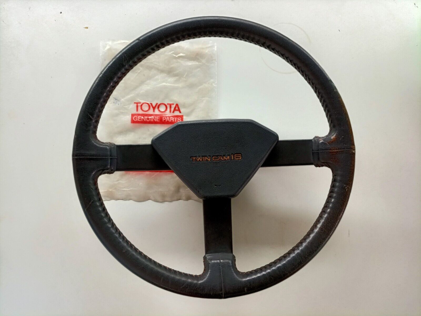 Used Genuine Steering wheel For TOYOTA CORONA TT141, CARINA CELICA TA63