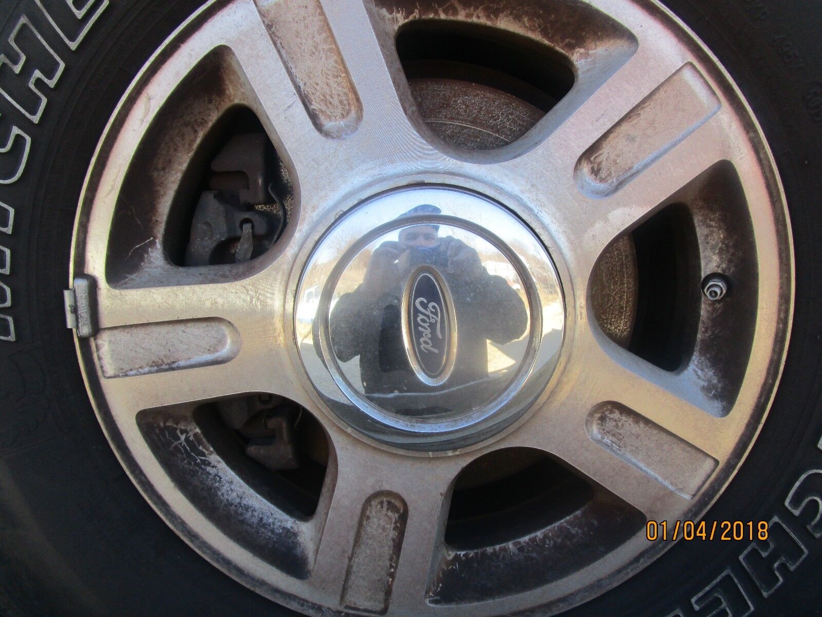 05 06 FORD EXPEDITION WHEEL 17 X 7.5  center cap 