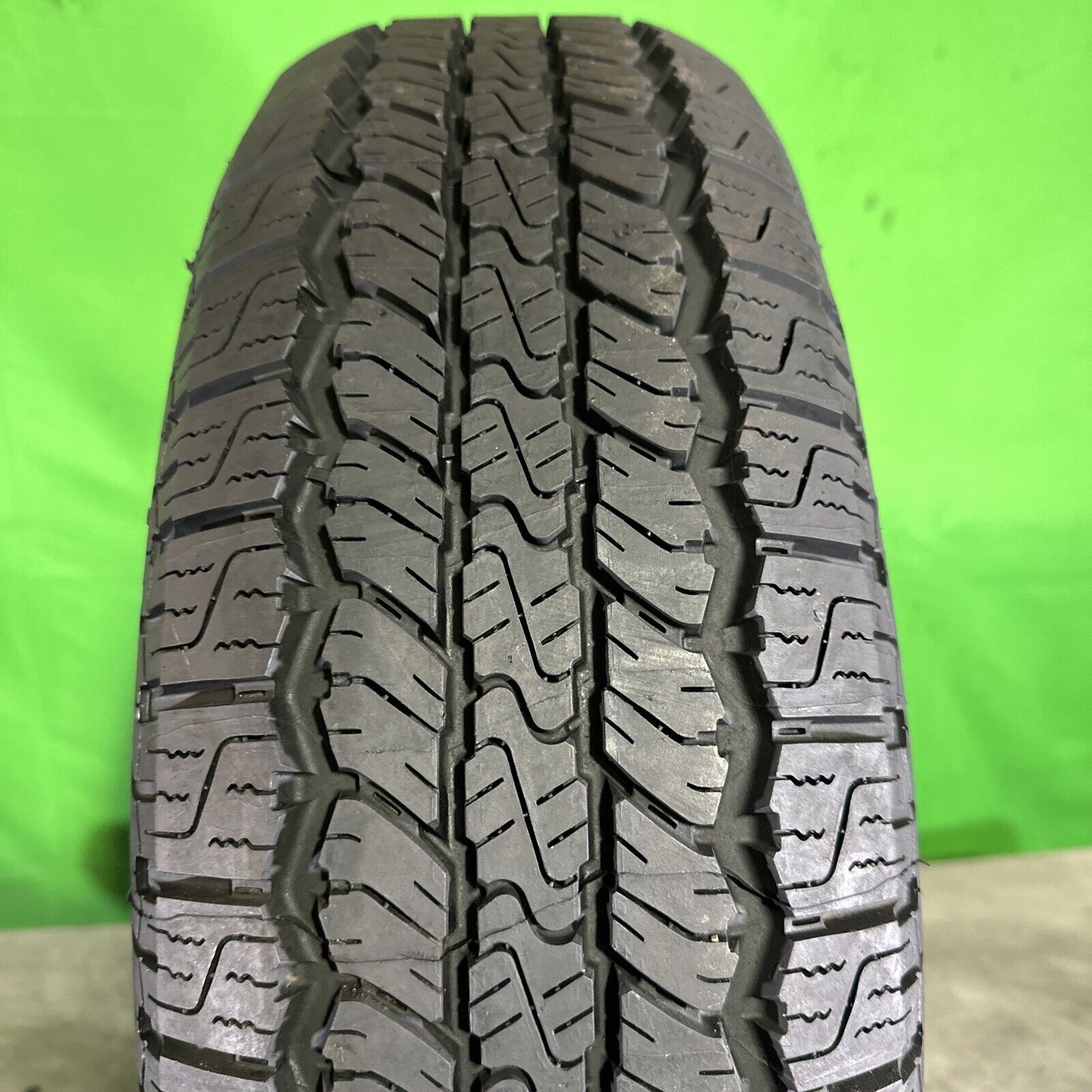 Single,Used-215/70R16 Dunlop Rover H/T 100T 10/32 DOT 2213