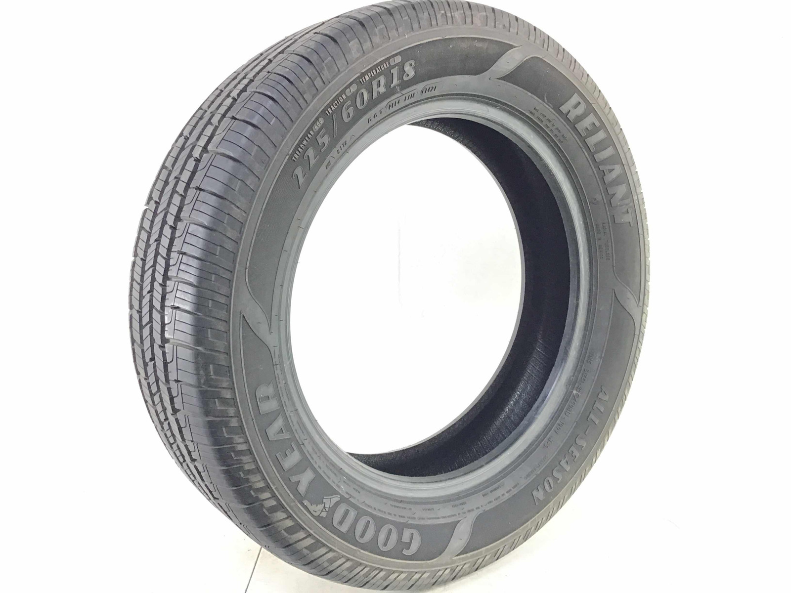 P225/60R18 Goodyear Reliant All-Season 100 V Used 9/32nds