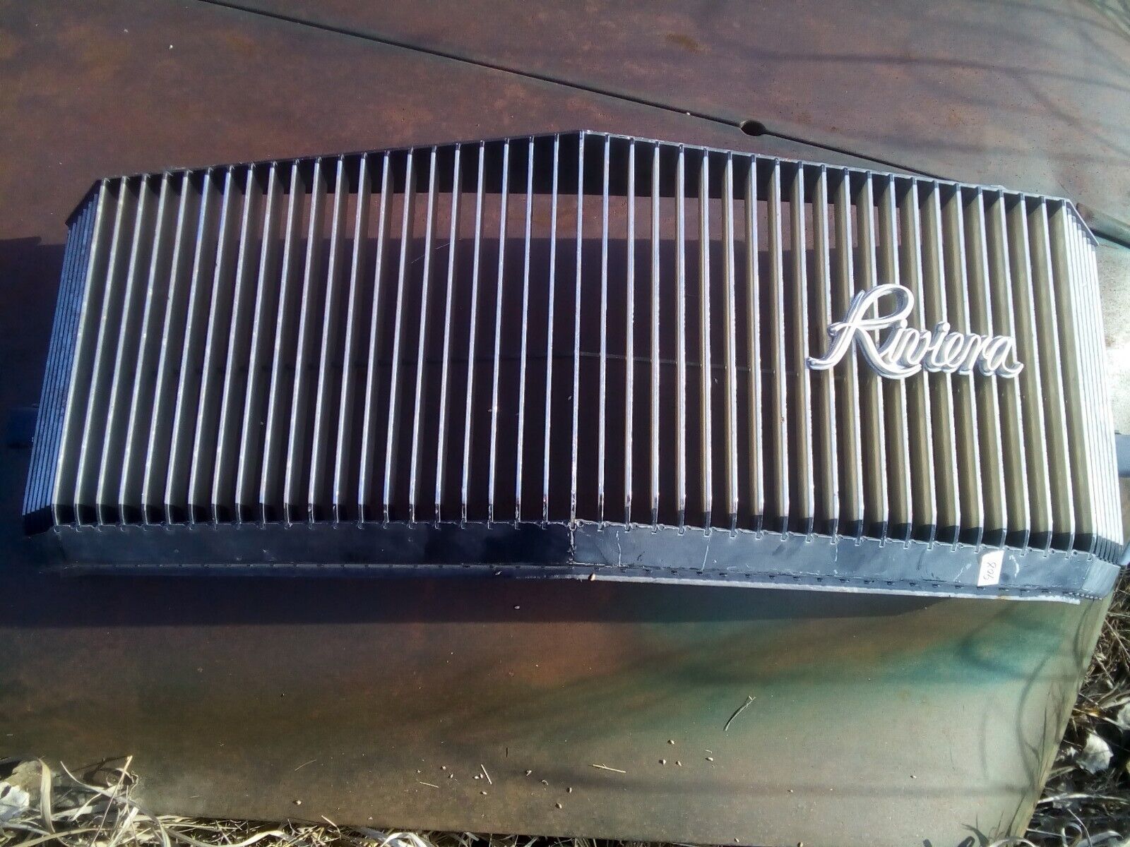 1975 Buick Riviera Grille OEM USED Front Center Grill Vintage With Emblem GM 75