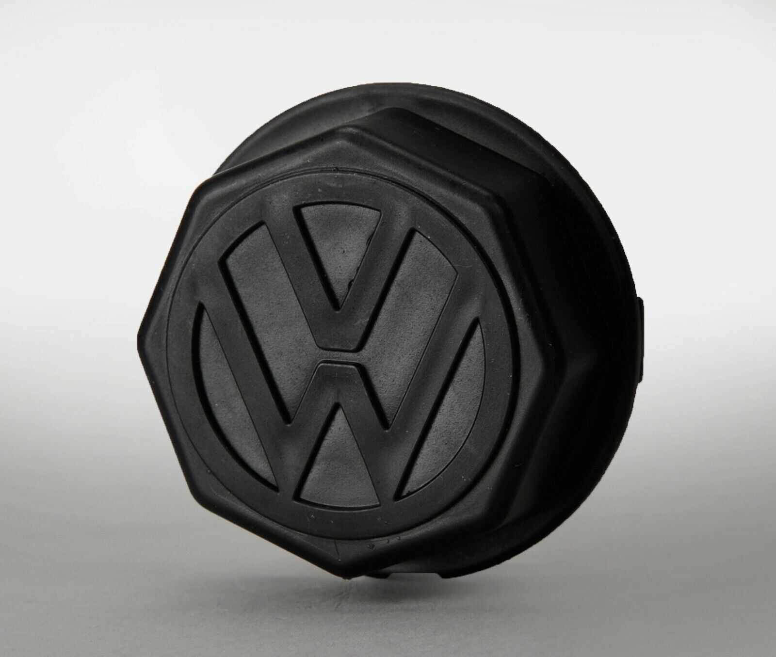 Black Plastic Center Wheel Cap With Logo For 1973-1979 Beetle and Karmann Ghia