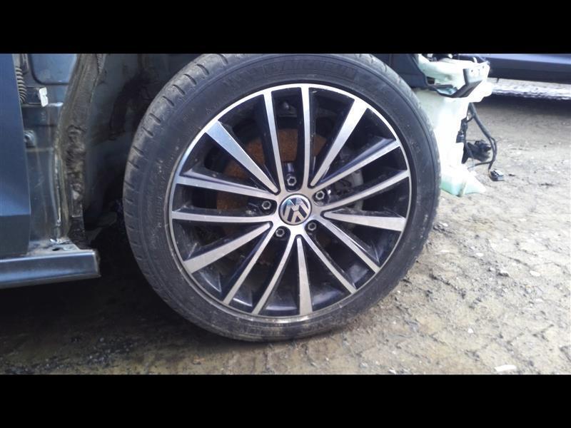 Used Wheel fits: 2015 Volkswagen Jetta 17x7 alloy w/painted inlay Grade B