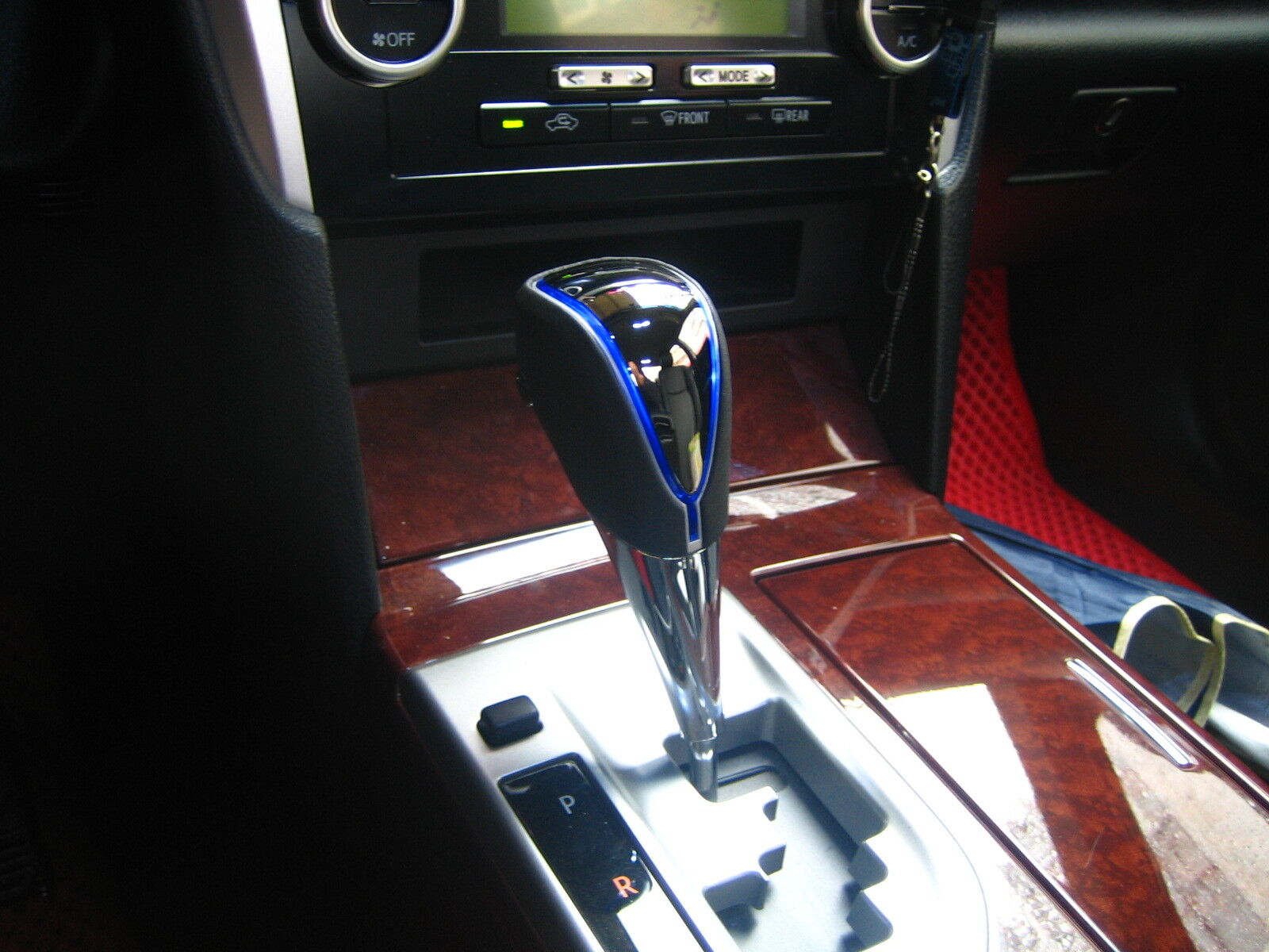 Toyota Aurion Camry 2012 LED gear shift knob Automatic black chrome