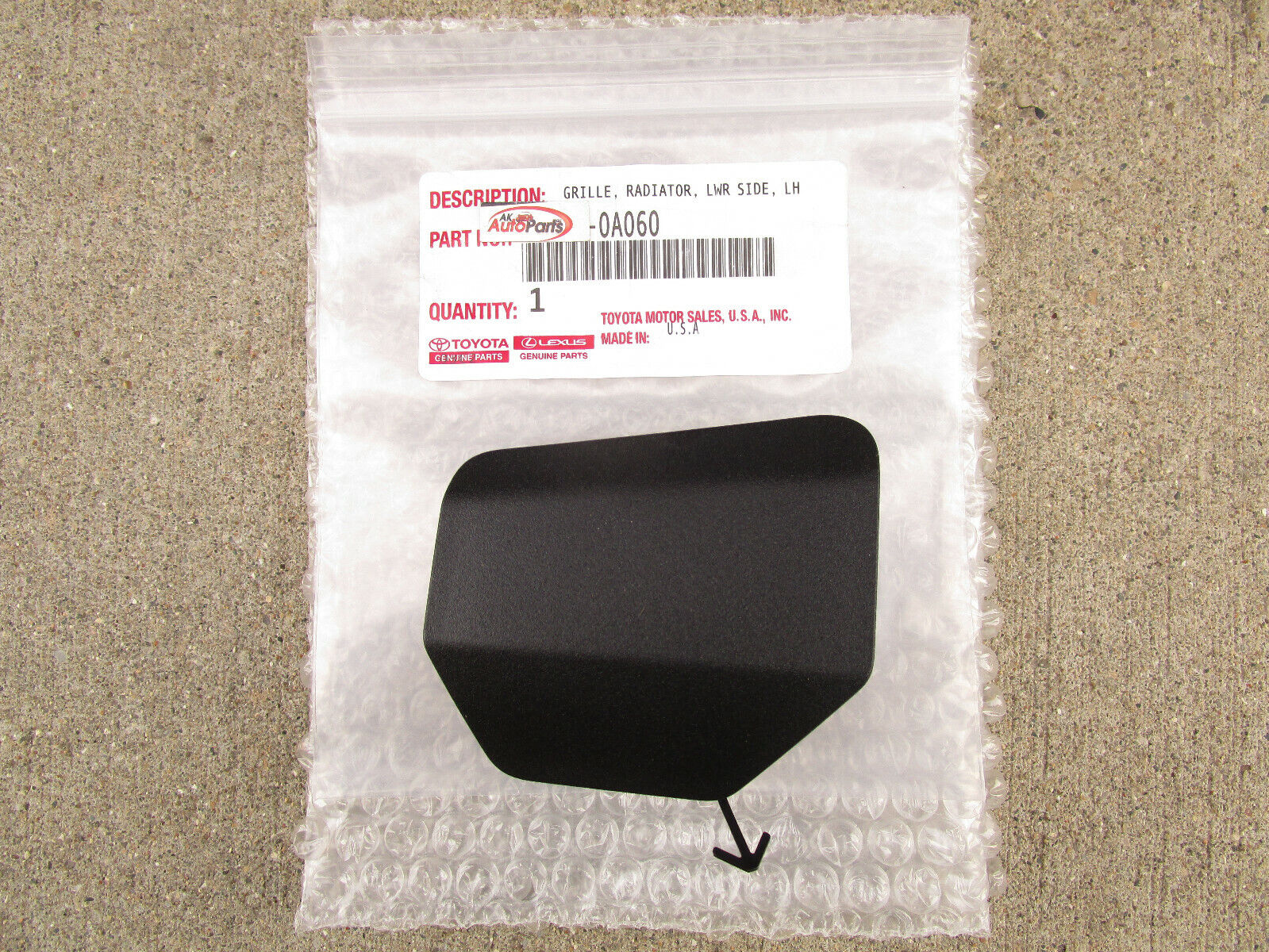 22 - 23 TOYOTA COROLLA CROSS FRONT BUMPER TOWING HOOK COVER BLACK OEM BRAND NEW