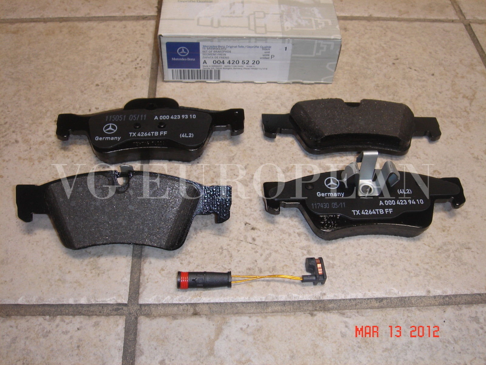 Mercedes W164 ML Genuine Rear Brake Pad Set,Pads w/Sensor ML350 ML500 ML550 NEW