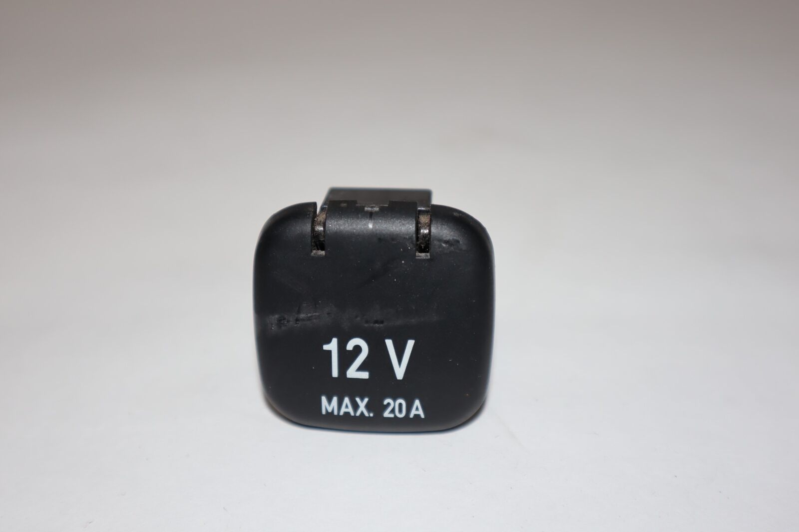 06 MERCEDES ML350 (W164) - 12 VOLT PLUG WITH COVER