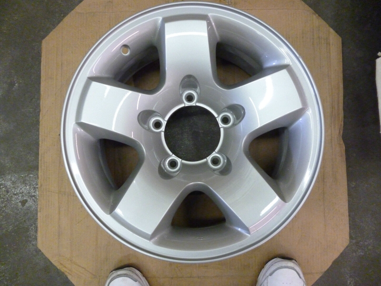 1999-2003 16 inch Grand Vitara Wheel  Hollander # 72660 Silver