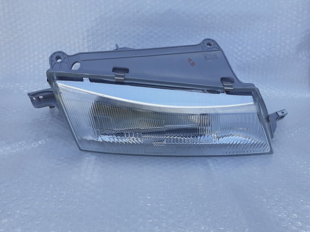 Headlight Right fits Daewoo Cielo 96232207 Genuine