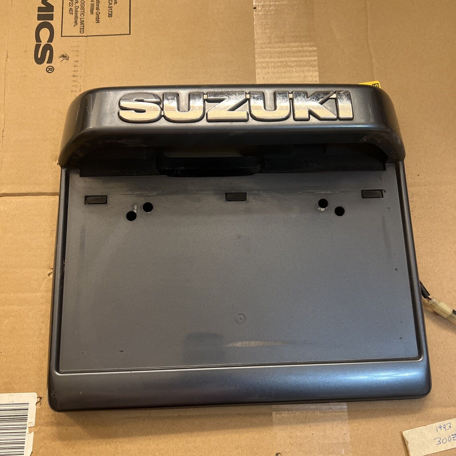 2005-2009 SUZUKI Xl7 Tracker TAILGATE LICENSE PLATE PANEL TRIM OEM Navy Blue