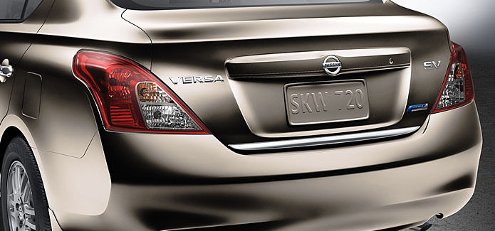 Genuine Nissan 2012-2014 Versa Sedan Chrome Trunk Accent NEW
