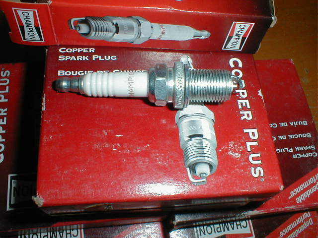 24     Pieces  Champion  RC9YCN4    Spark Plugs   NEW   *
