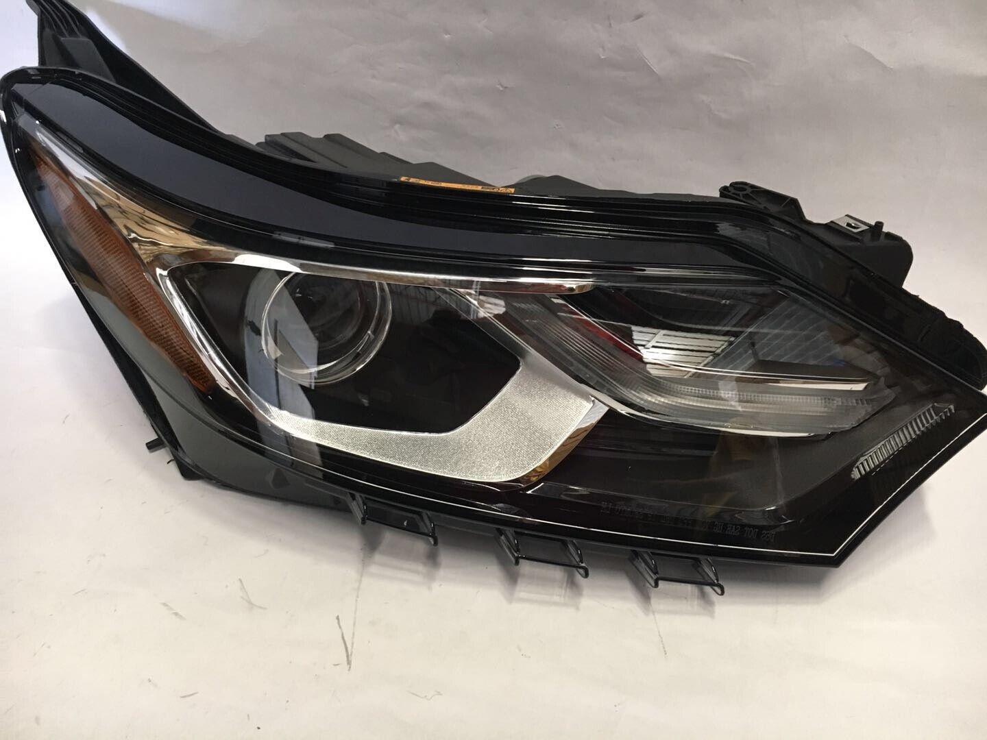 Headlamp Assembly HID Right Side Fits 2018-2021 Chevrolet Equinox (84428286)