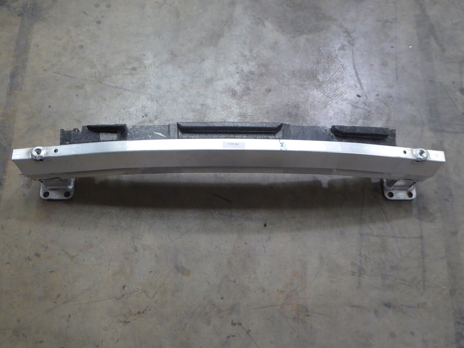 NEW 03-06 Porsche Cayenne Rear Reinforcement Bar Rebar Impact OEM