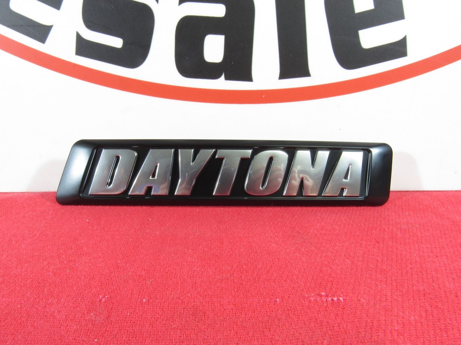 DODGE CHARGER Chrome & Black Front Grille Daytona Badge NEW OEM MOPAR