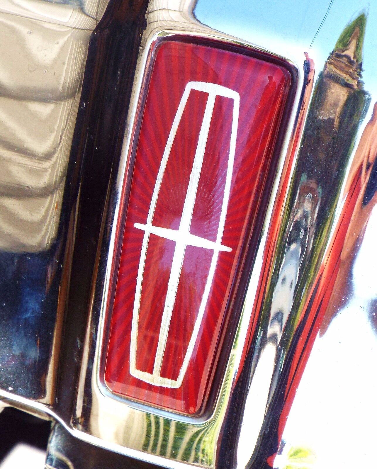 New 1998-1999-2000-2001-2002 Lincoln Town Car Hood & Trunk Lid Emblem Set