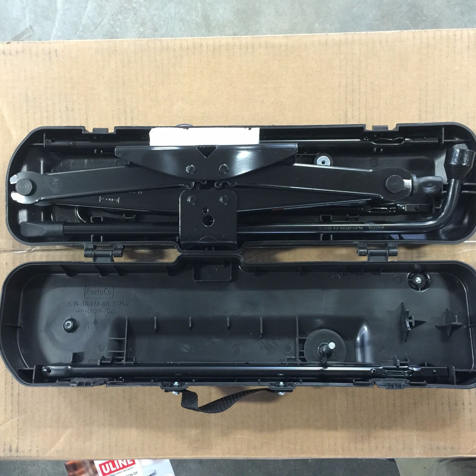 Original  OEM 2009-2015 FORD F150 JACK AND TOOL KIT Ex-lent CONDITION Box type