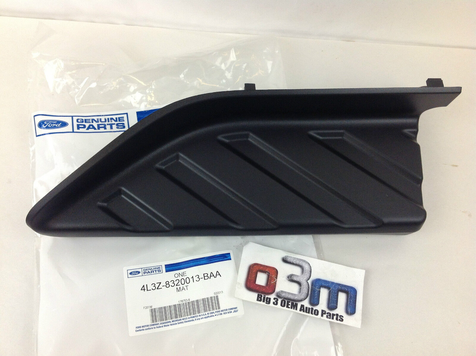 04-05 Ford F-150 Flareside LH Driver Rear Black Molded Bed Step PAD new OEM
