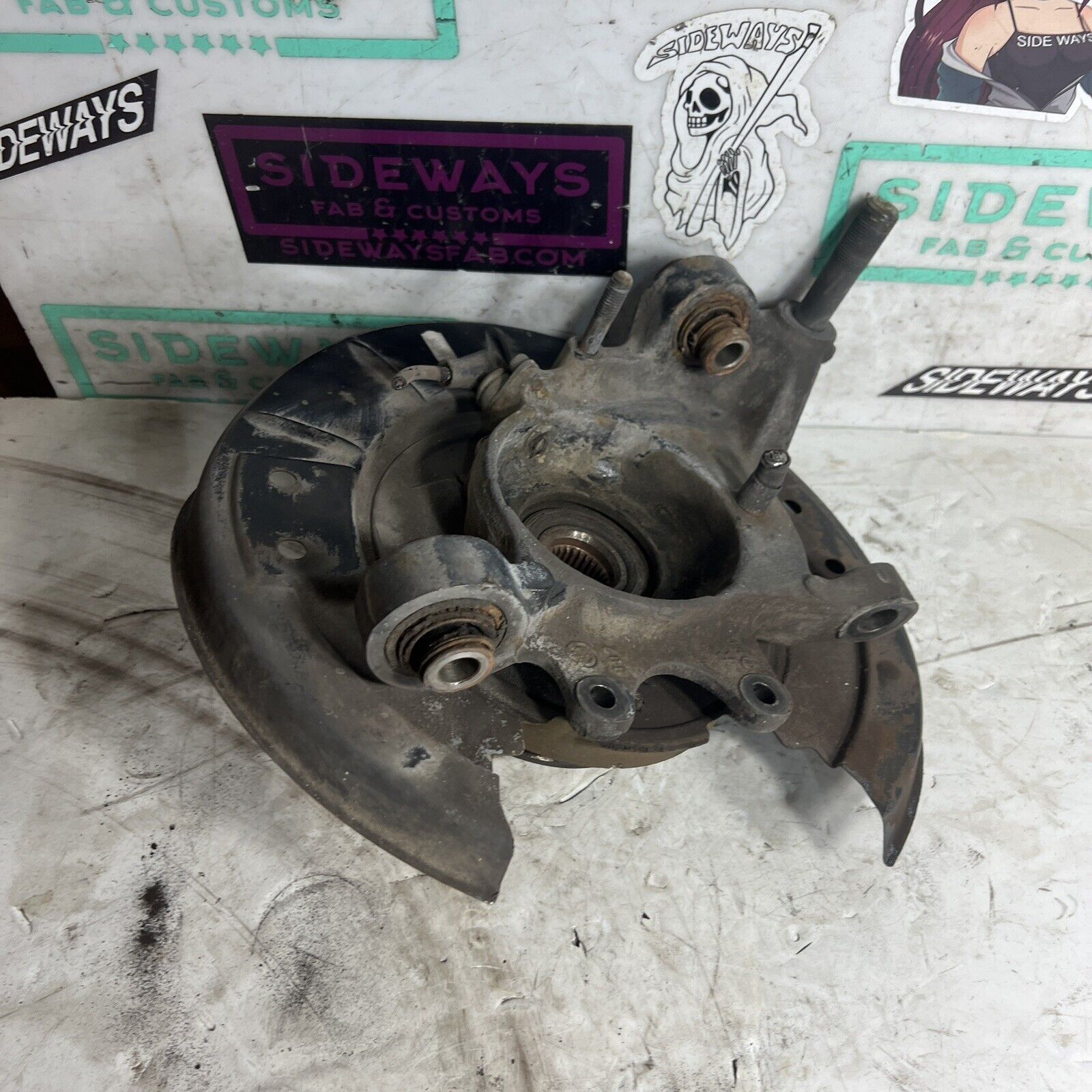 BMW E31 850i Rear Right Suspension Upright 840i Hub Spindle Knuckle