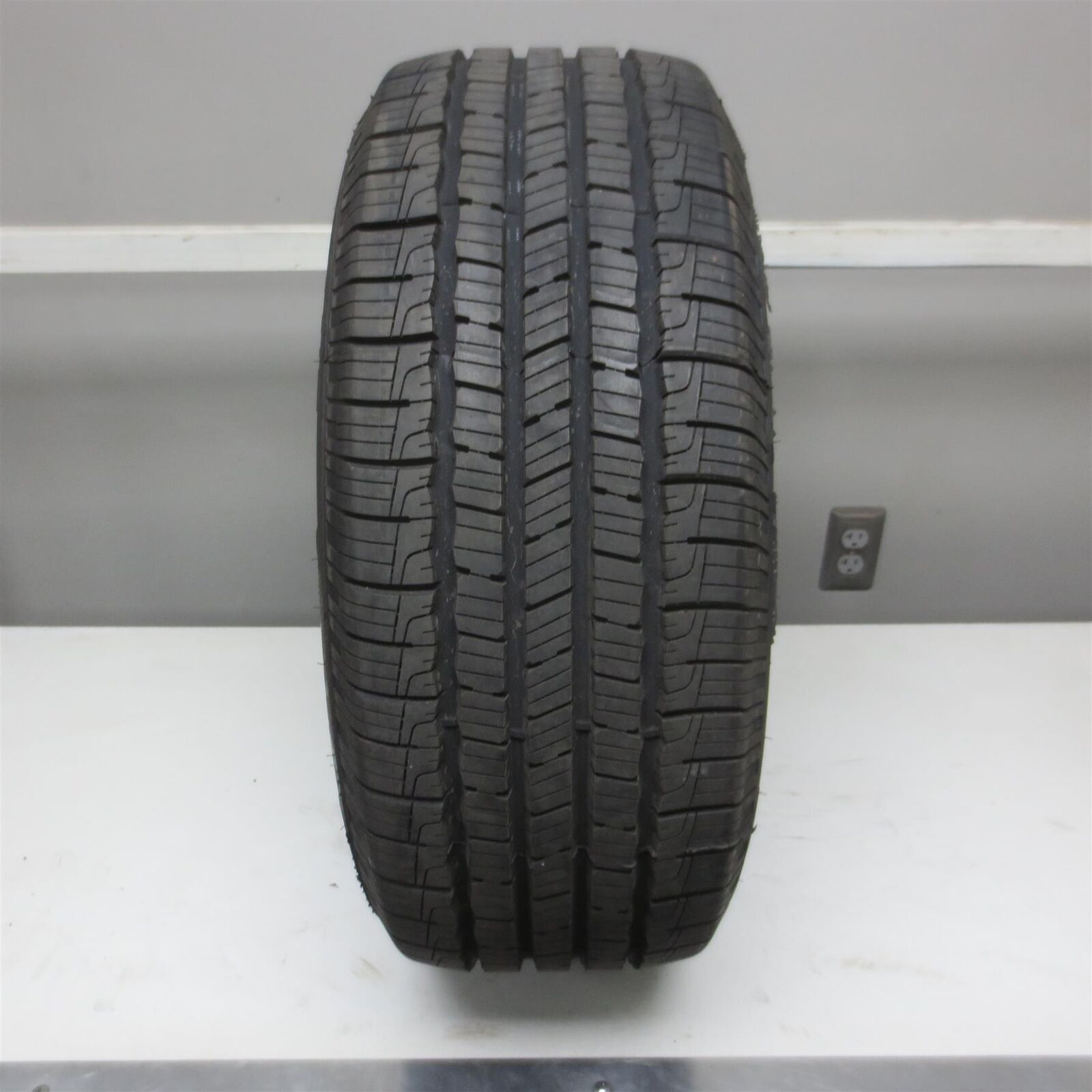 215/55R16 Goodyear Reliant All-Season 93V Tire (10/32nd) No Repairs